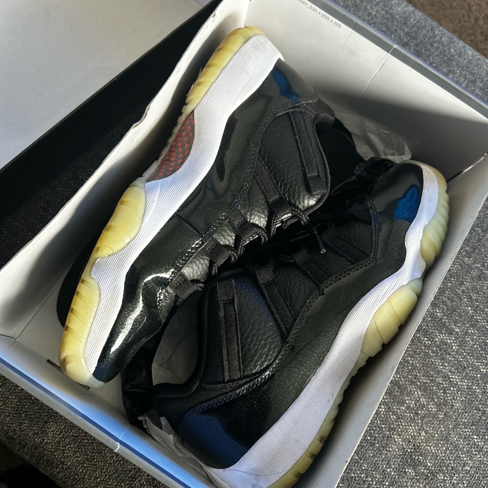 Jordan Air 11 Retro Low Sneakers - Black and White
